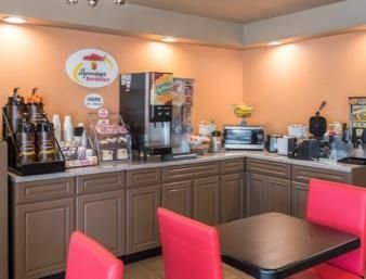 Baymont By Wyndham Batavia - Darien Lake Ресторан фото